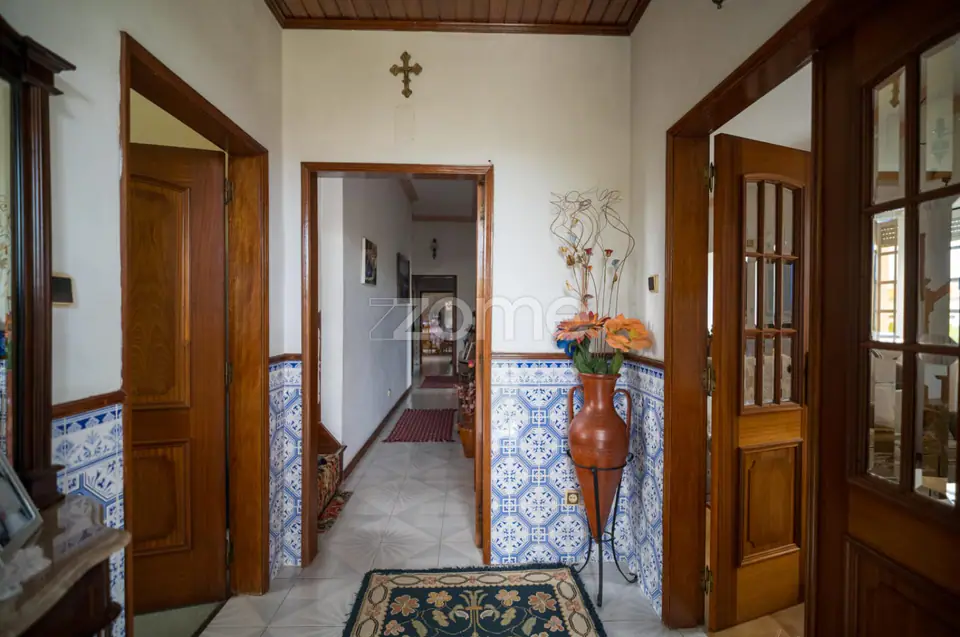 Moradia histórica T6 no centro de Nelas — imagem 15