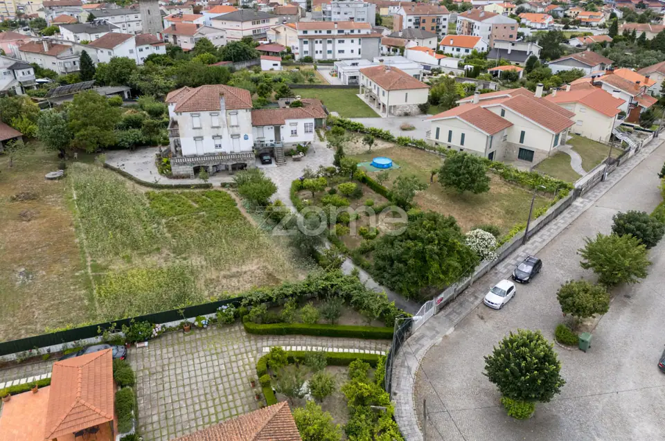 Moradia histórica T6 no centro de Nelas — imagem 3