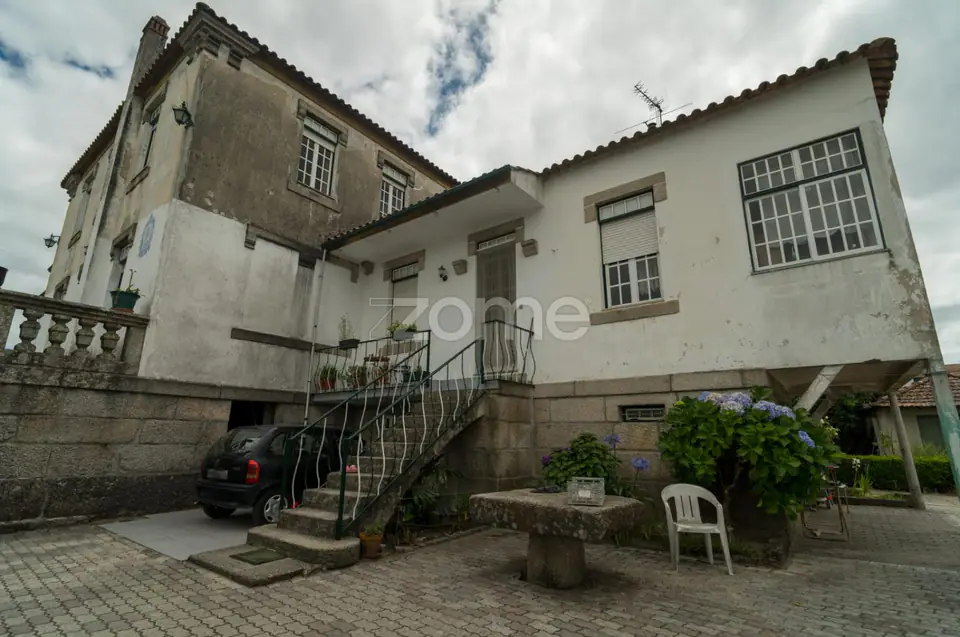Moradia histórica T6 no centro de Nelas — imagem 5