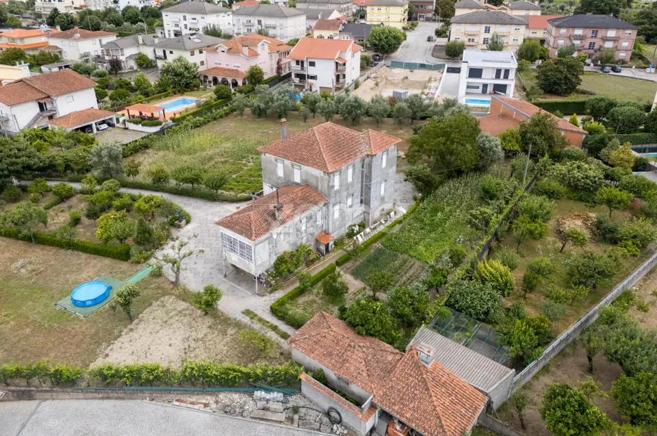 Moradia histórica T6 no centro de Nelas — imagem 6