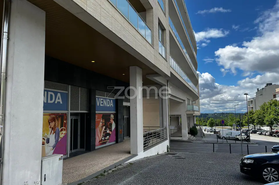 Excelente Loja Comercial – Quinta da Alagoa I com 81,5 m² de área útil — imagem 11