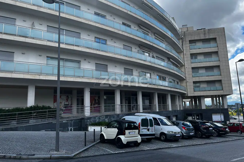 Excelente Loja Comercial Quinta da Alagoa I Próximo ao Palácio do Gelo — imagem 6