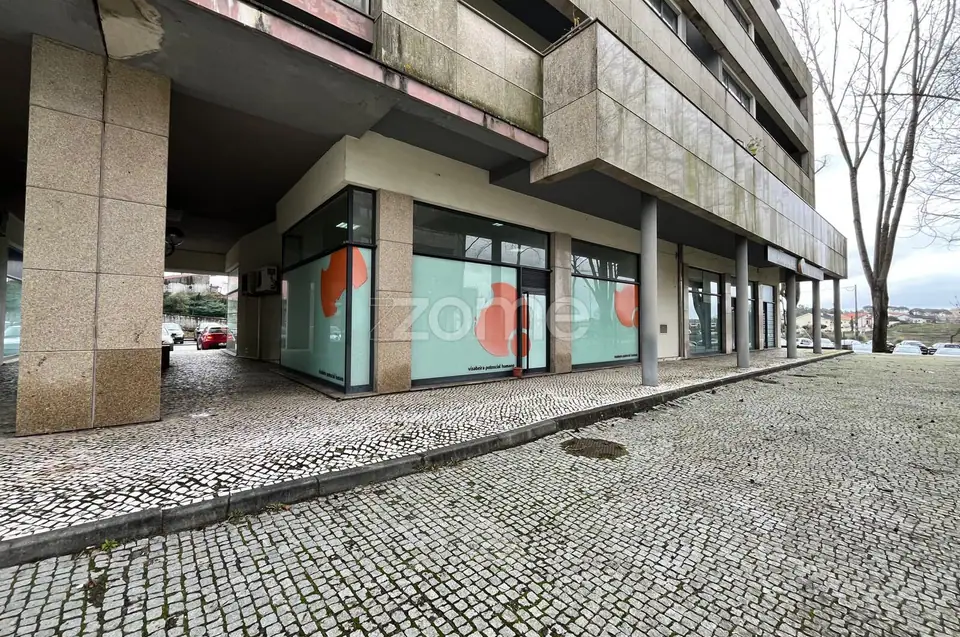 Loja Comercial 80 m2 - Garagem fechada - Para Investidores - Arrendada — imagem 13