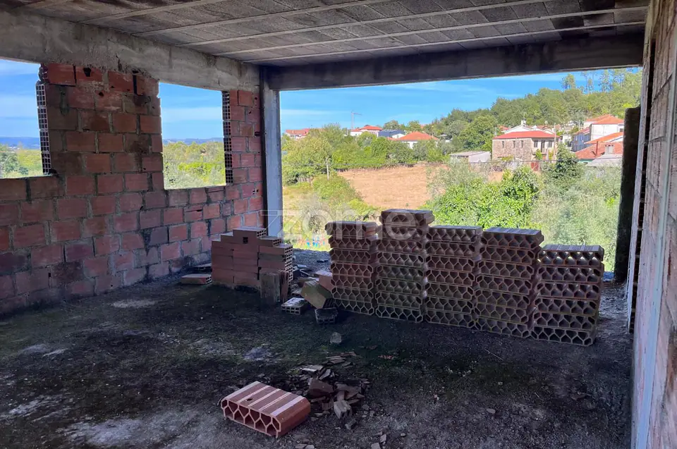 Moradia para reconstrução em Terreno Exclusivo com lindas vistas. — imagem 7