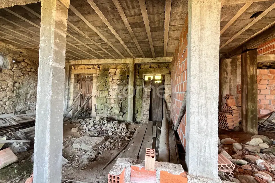 Moradia para reconstrução em Terreno Exclusivo com lindas vistas. — imagem 15