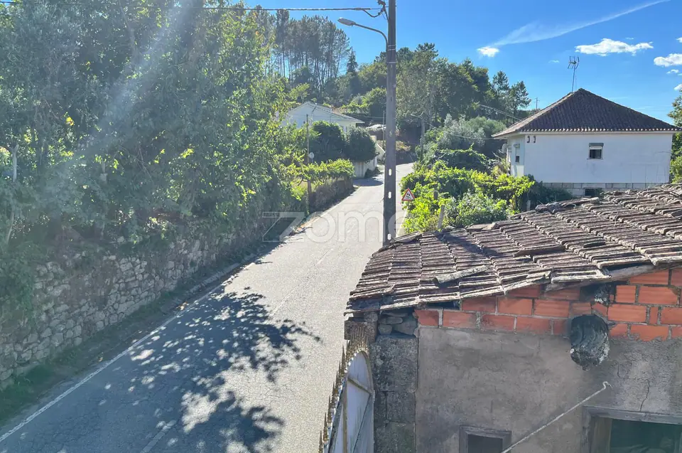 Moradia para reconstrução em Terreno Exclusivo com lindas vistas. — imagem 9