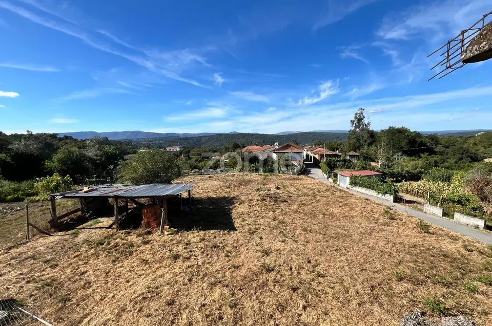 Moradia para reconstrução em Terreno Exclusivo com lindas vistas. — imagem 2