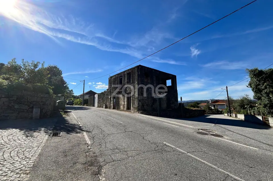 Moradia para reconstrução em Terreno Exclusivo com lindas vistas. — imagem 19