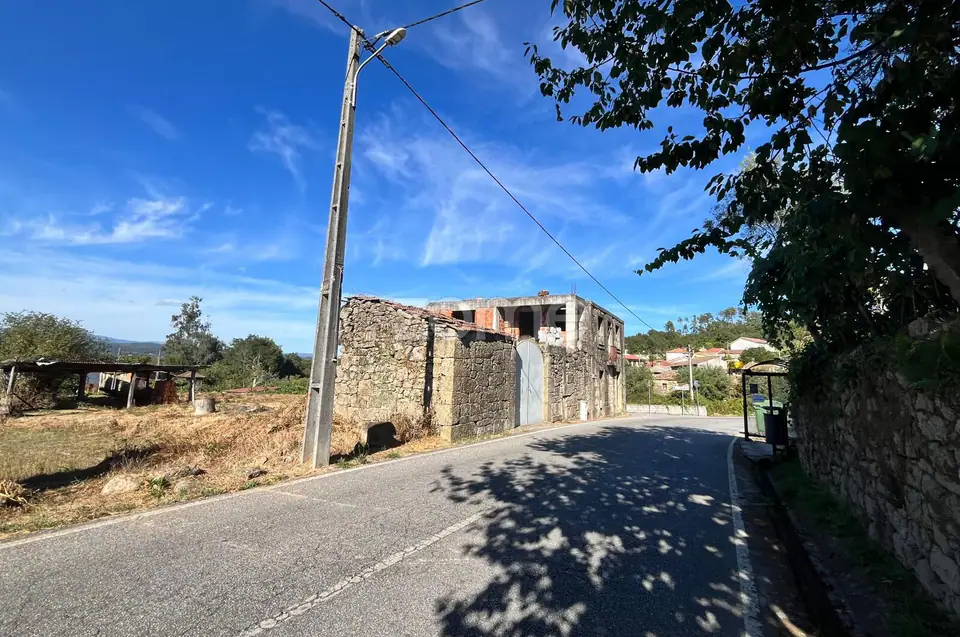 Moradia para reconstrução em Terreno Exclusivo com lindas vistas. — imagem 11