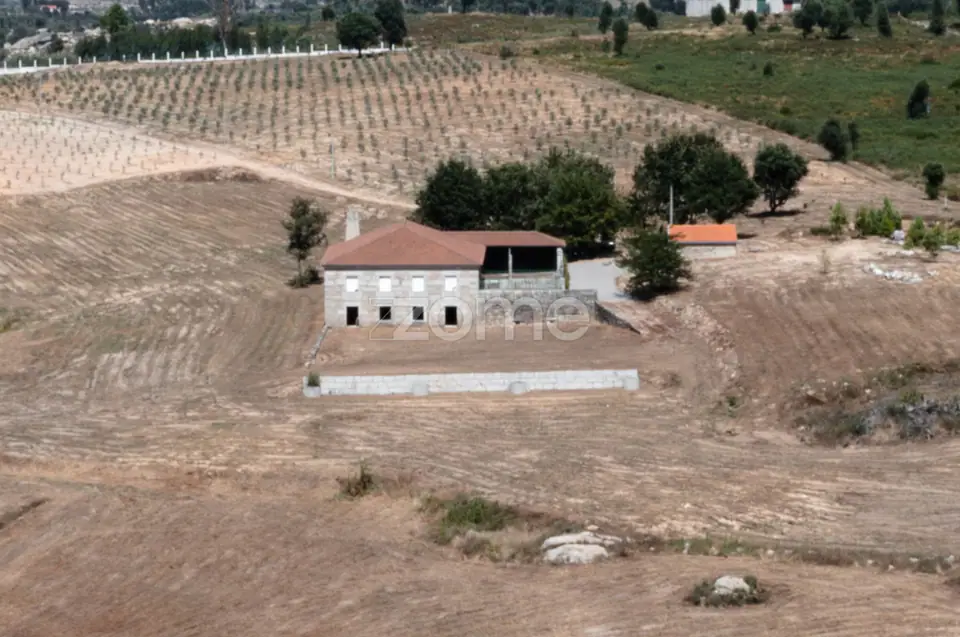 Propriedade Única no Norte de Portugal-Deslumbrante Quinta de 17 HA — imagem 2