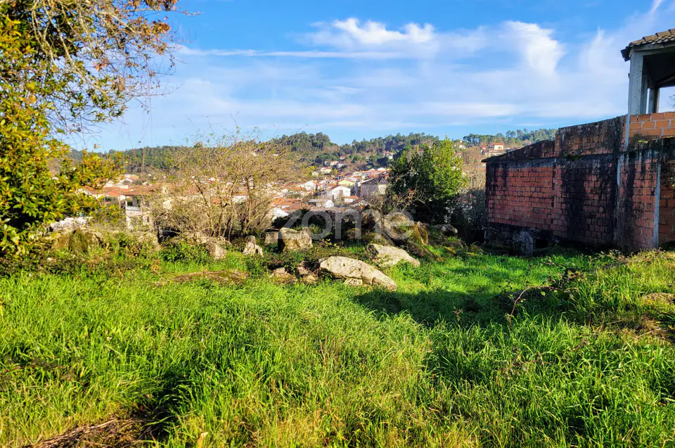 Terreno Urbano em Passos de Silgueiros — imagem 1