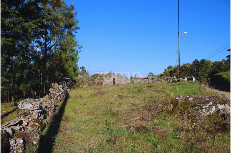 Moradia excelente em pedra para recuperar — imagem 15