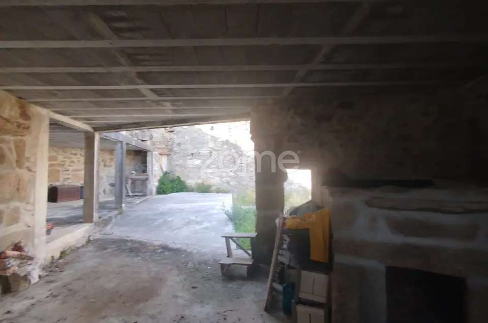 🌄 Moradia para Concluir no Centro de Abrunhosa do Mato — imagem 13