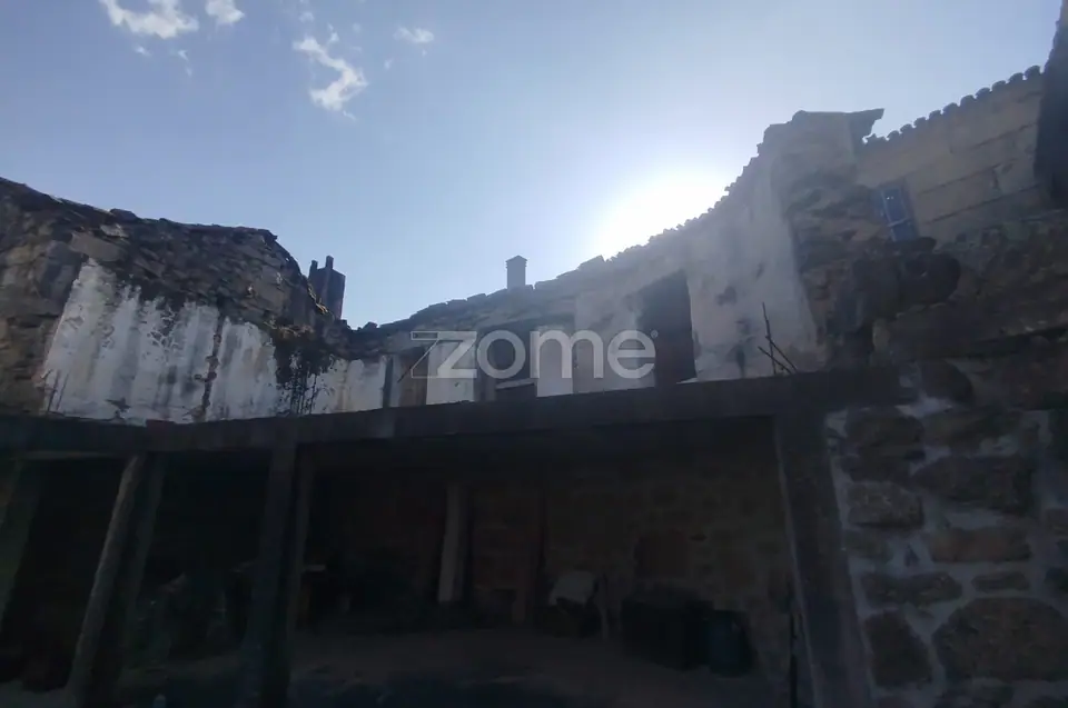 🌄 Moradia para Concluir no Centro de Abrunhosa do Mato — imagem 19