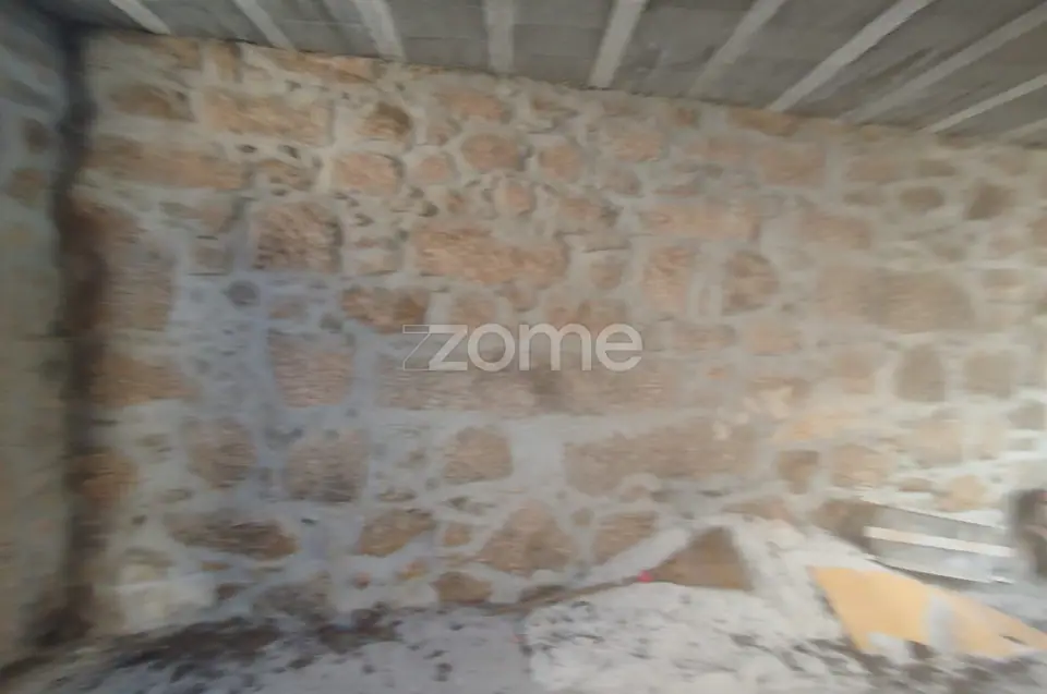 🌄 Moradia para Concluir no Centro de Abrunhosa do Mato — imagem 12