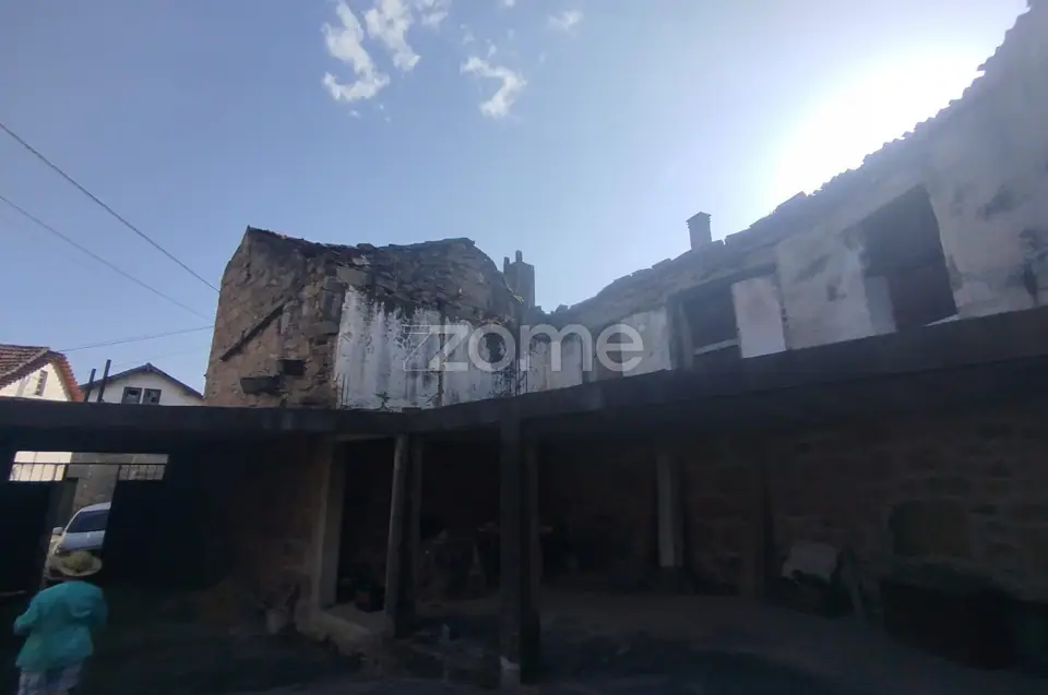 🌄 Moradia para Concluir no Centro de Abrunhosa do Mato — imagem 18
