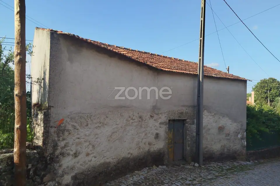 Moradia em Pedra com quintal em Matados, a 5 minutos Mangualde — imagem 1