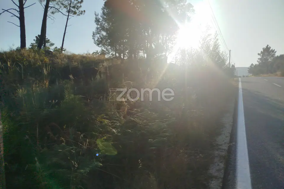 Terreno urbanizável, confinante c/ 2 arruamentos públicos pavimentos — imagem 22