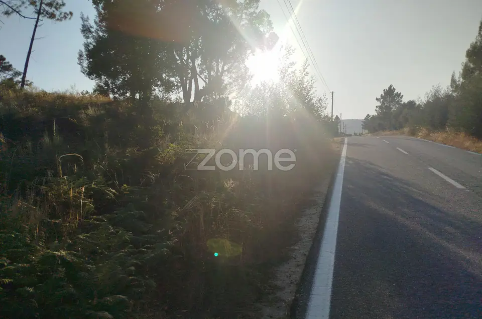 Terreno urbanizável, confinante c/ 2 arruamentos públicos pavimentos — imagem 25