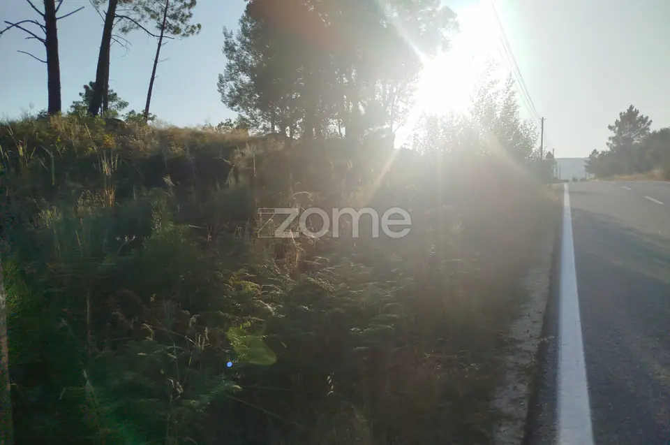 Terreno urbanizável, confinante c/ 2 arruamentos públicos pavimentos — imagem 14