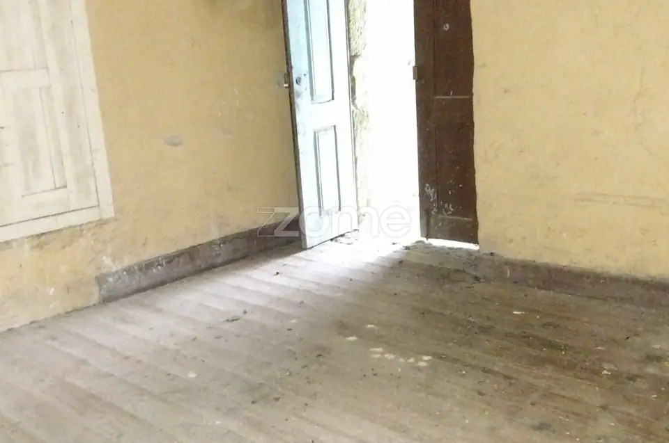 Moradia T2 para reconstrução — imagem 9