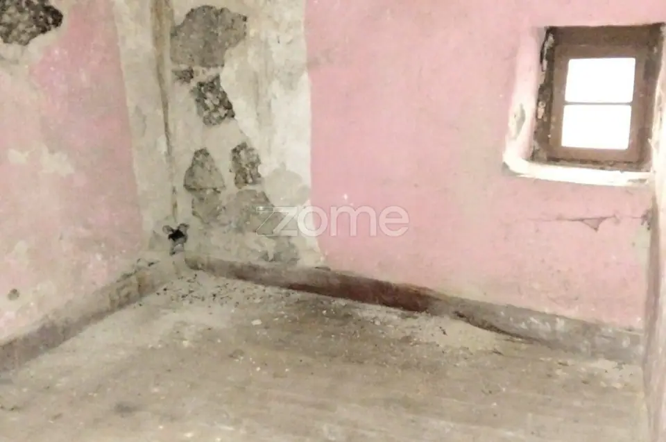Moradia T2 para reconstrução — imagem 11