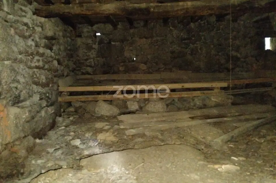 Moradia T2 para reconstrução — imagem 17