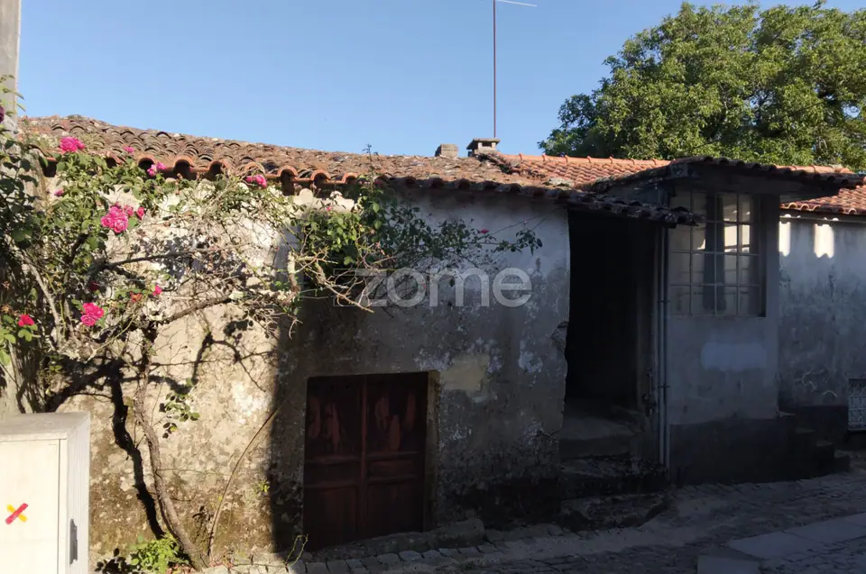 Moradia T2 para reconstrução — imagem 2