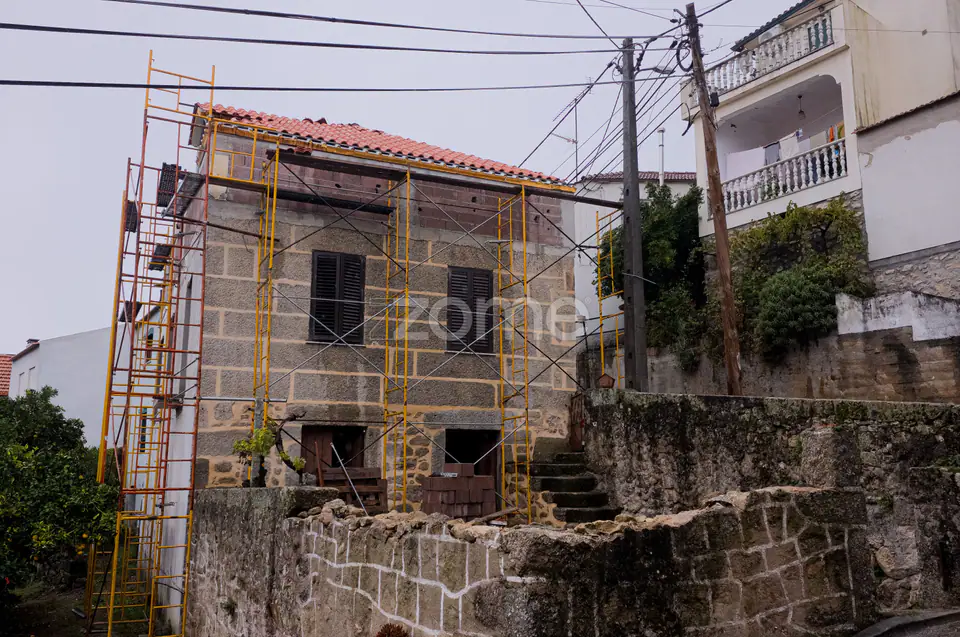Moradia T5 Totalmente Renovada para venda em Fornos de Algodres — imagem 1