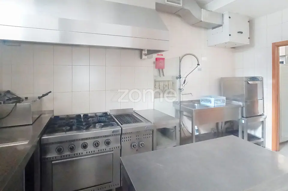 Trespasse Snack-Bar Equipado – Pronto a Trabalhar | Viseu — imagem 11