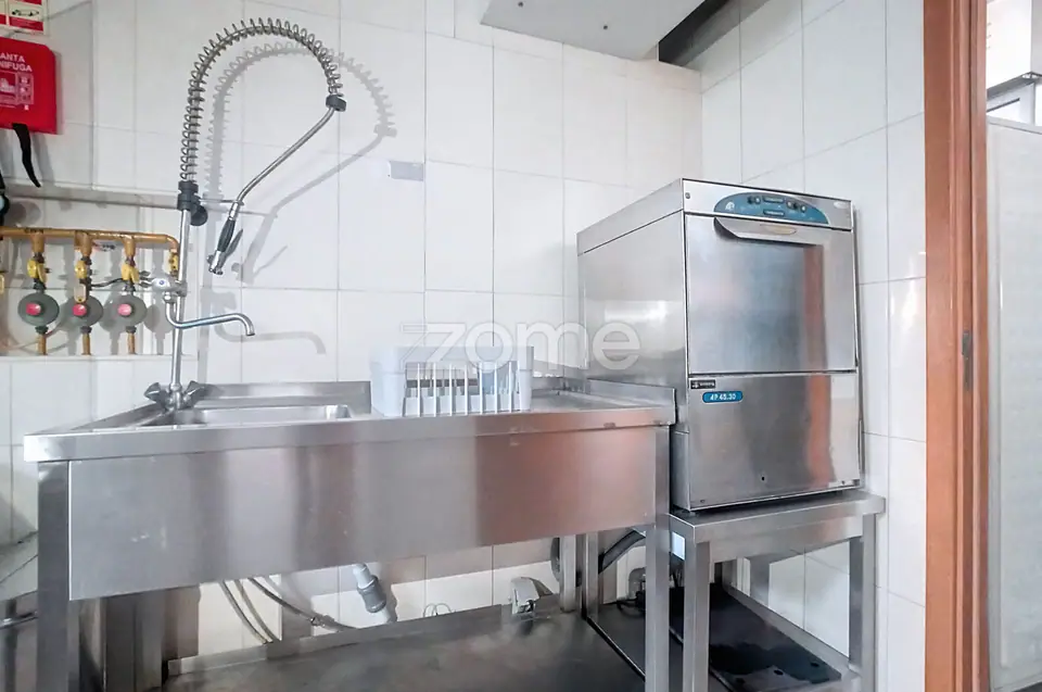 Trespasse Snack-Bar Equipado – Pronto a Trabalhar | Viseu — imagem 10