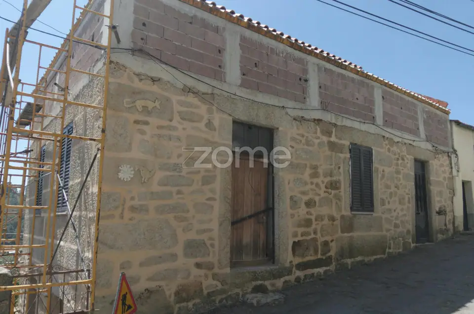 Moradia T5 em fase final de construção em Fornos de Algodres — imagem 2