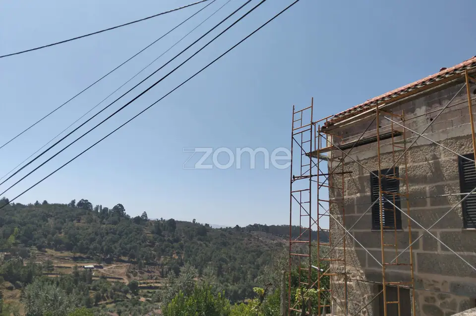 Moradia T5 em fase final de construção em Fornos de Algodres — imagem 17