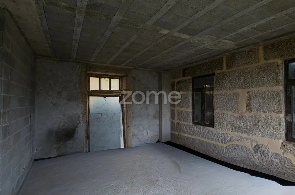 Moradia T5 em fase final de construção em Fornos de Algodres — imagem 9