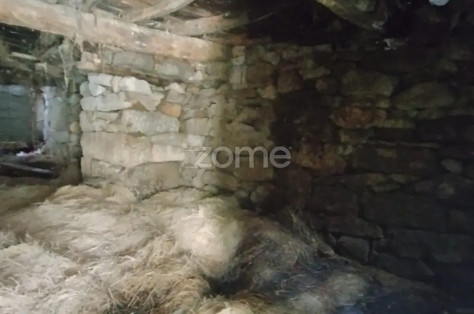 🌿 Moradia em Pedra para Recuperar no Centro de Lamosa – Sernancelhe — imagem 10