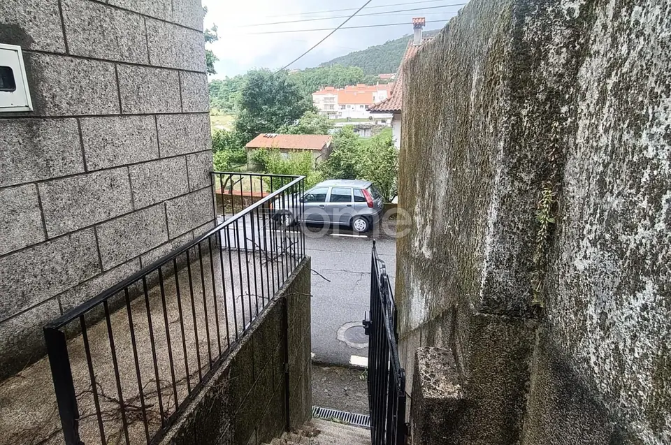 Prédio de 4 Pisos com Grande Potencial de Investimento junto às Termas — imagem 20