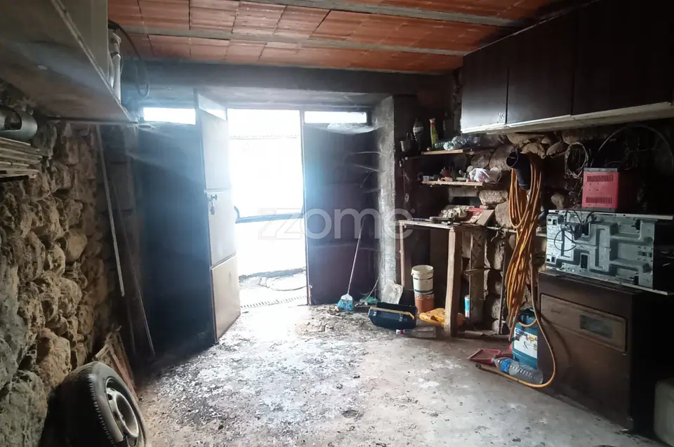 Prédio de 4 Pisos com Grande Potencial de Investimento junto às Termas — imagem 38