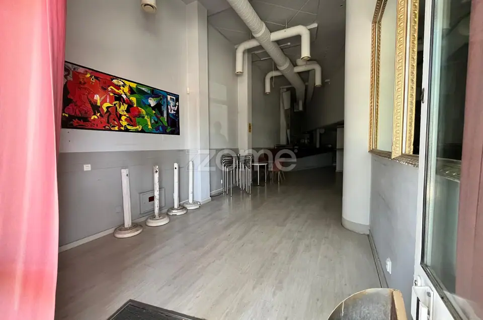 Espaço comercial nas proximidades da Escola Alves Martins. — imagem 13