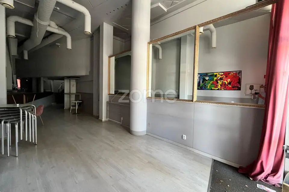 Espaço comercial nas proximidades da Escola Alves Martins. — imagem 15