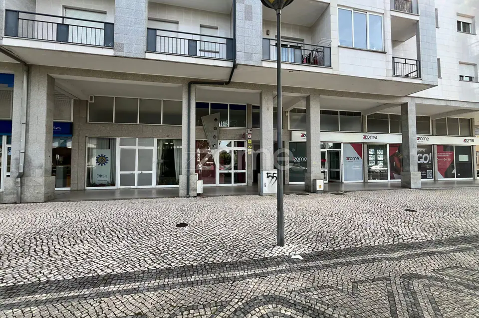 Espaço comercial nas proximidades da Escola Alves Martins. — imagem 3