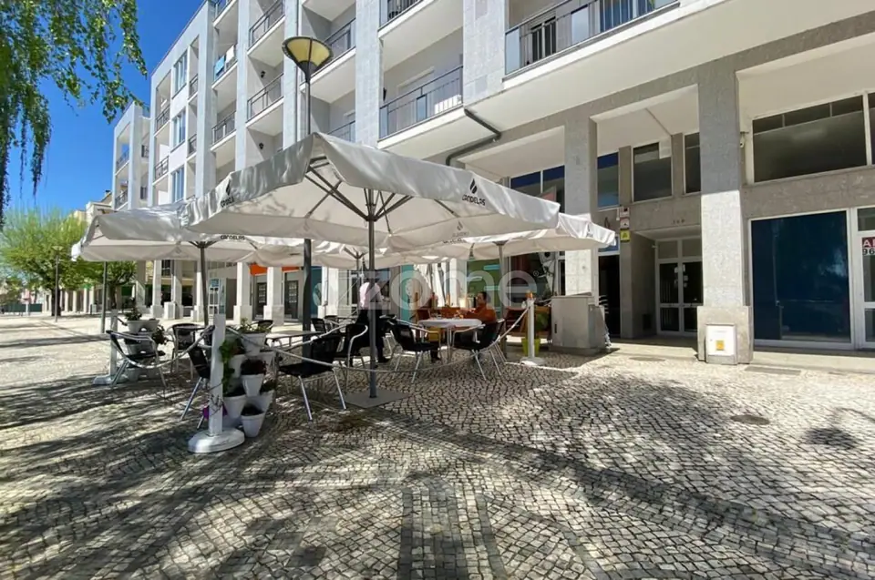Espaço comercial nas proximidades da Escola Alves Martins. — imagem 2