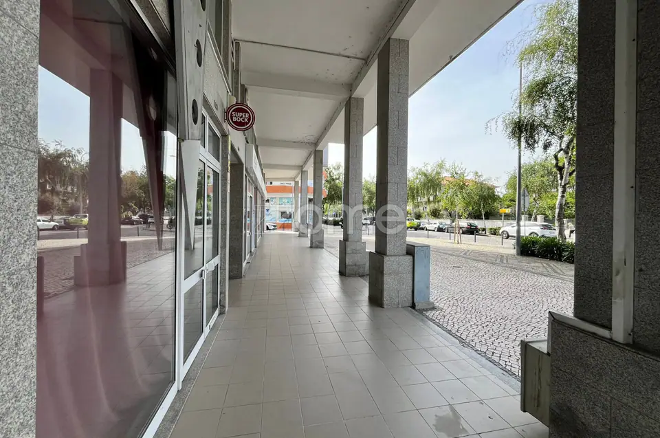 Espaço comercial nas proximidades da Escola Alves Martins. — imagem 4