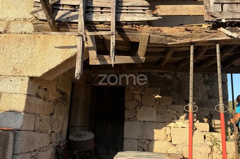 Quinta em Pedra para Recuperar com 3.190 m² na Beira Alta – Um refúgio — imagem 11