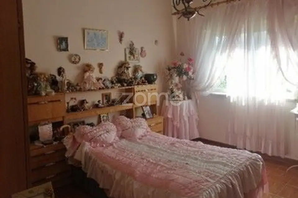 Moradia T4 com Logradouro — imagem 2