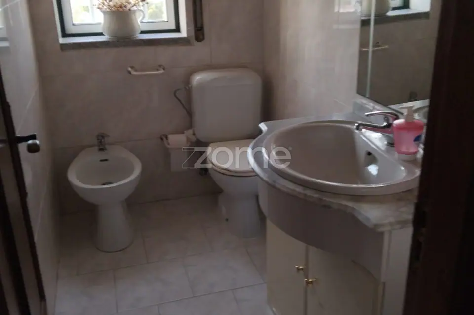 Moradia T6 na cidade da Guarda com elevado potencial — imagem 24