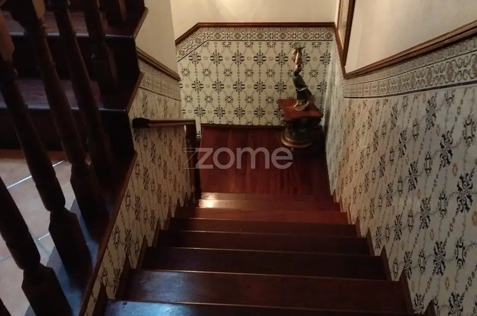 Moradia T6 na cidade da Guarda com elevado potencial — imagem 28