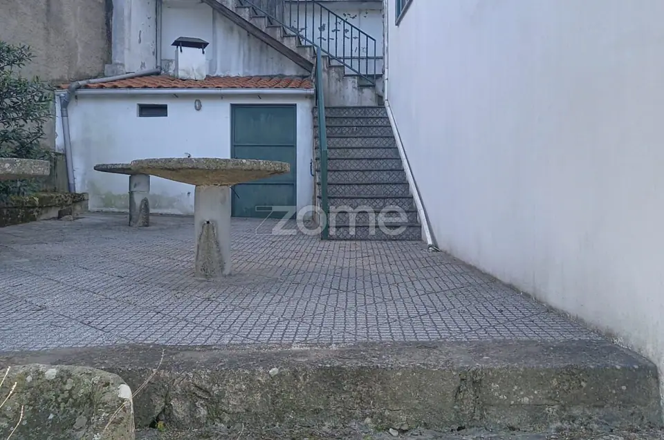 Moradia T6 na cidade da Guarda com elevado potencial — imagem 6