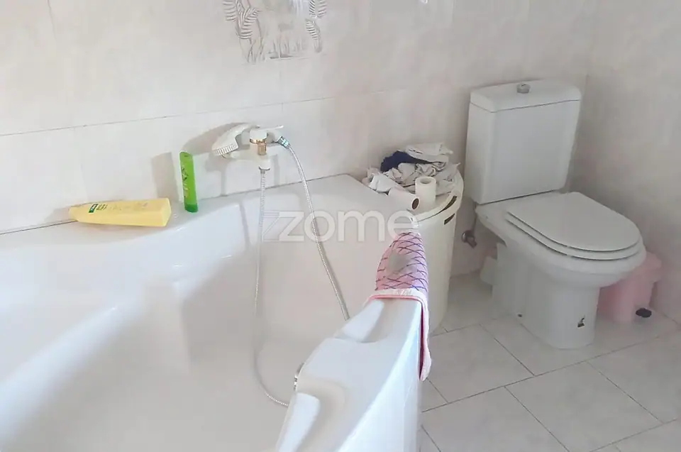 Moradia T6 na cidade da Guarda com elevado potencial — imagem 18