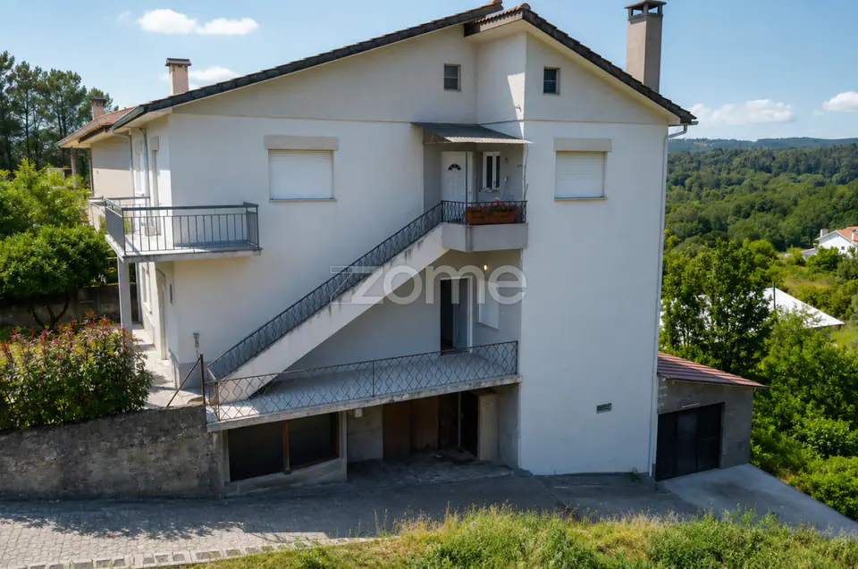 Andar Moradia T3 Renovado com Garagem de 100 m² e Quintal Privativo — imagem 9