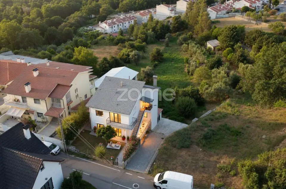 Andar Moradia T3 Renovado com Garagem de 100 m² e Quintal Privativo — imagem 8